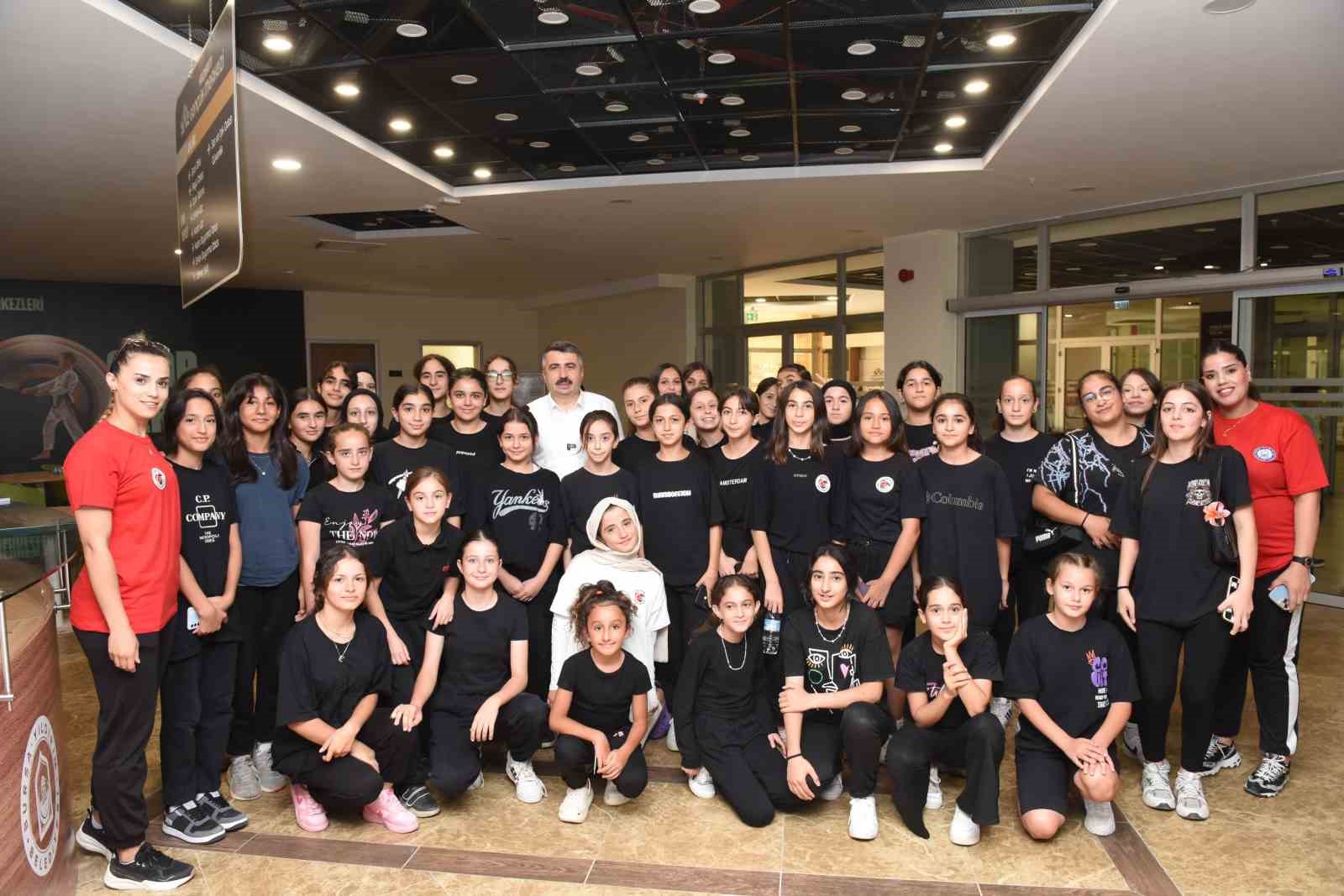 YILDIRIM BELEDİYESİ’NİN ÇOCUKLARIN YAZ TATİLİNİ VERİMLİ BİR ŞEKİLDE GEÇİREBİLMELERİ İÇİN