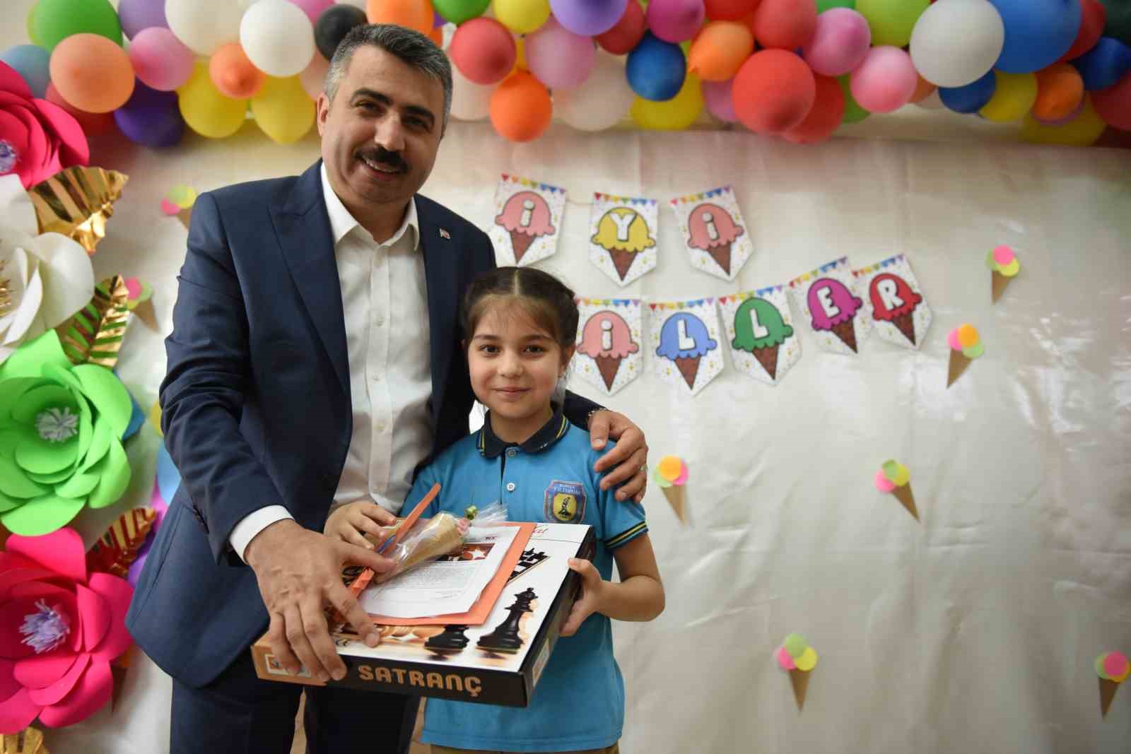 YILDIRIM BELEDİYESİ’NİN ÖĞRENCİLERİN EĞİTİM VE ÖĞRETİM HAYATINA KATKIDA BULUNMAK AMACIYLA