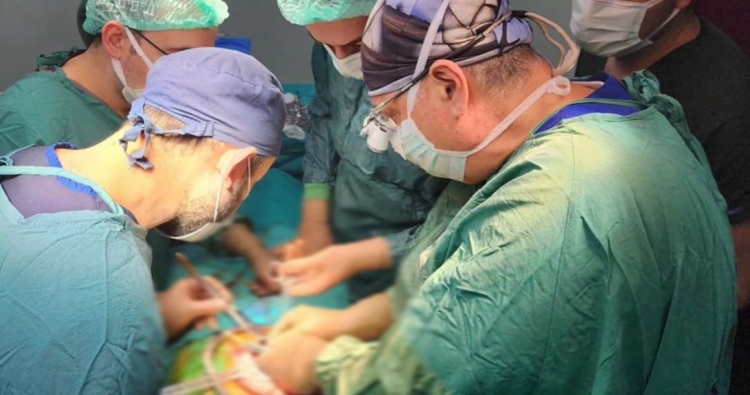 BURSA’DA KAHVEHANEDE OTURDUĞU SIRADA BAŞINA İSABET EDEN YORGUN MERMİ SONUCU