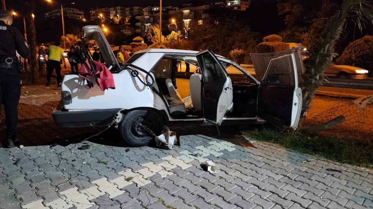 BURSA'DA ASKERDEN İZİNLİ GELEN 20 YAŞINDAKİ GENÇ, KULLANDIĞI OTOMOBİLİN KONTROLÜNÜ