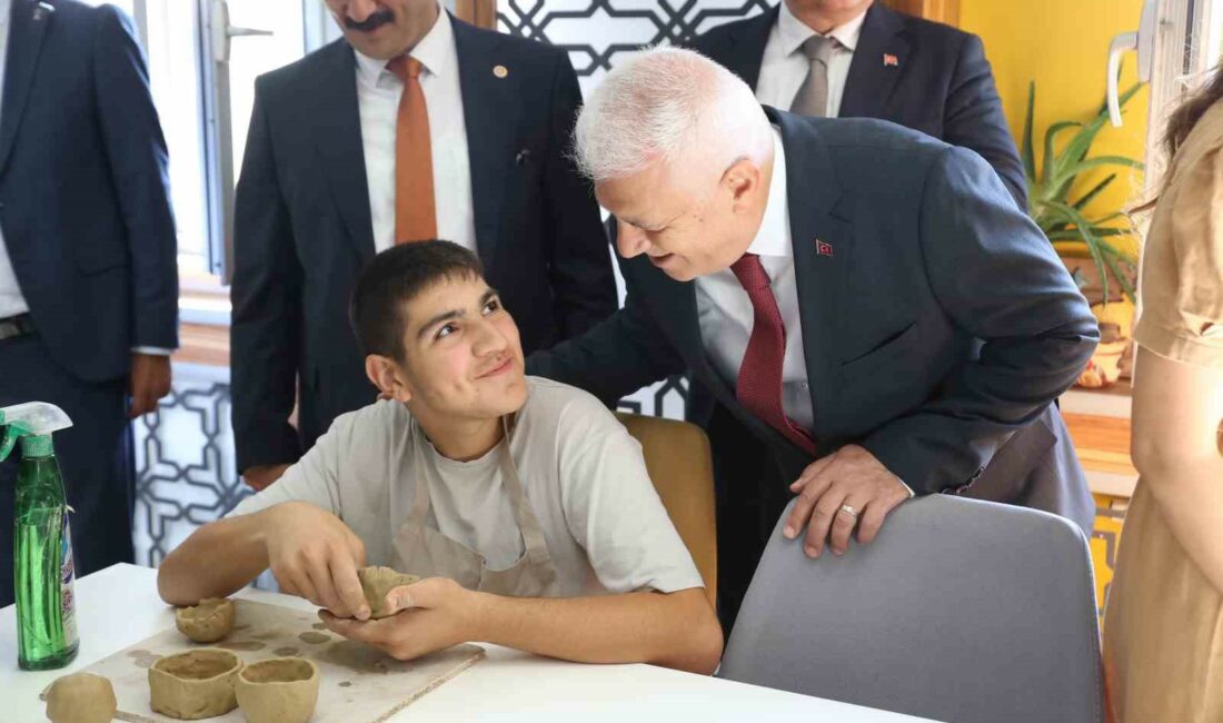 Başkan Bozbey, çocukların ilk ders zili heyecanına ortak oldu UYUM EĞİTİM HAFTASININ ARDINDAN BURSA’DA 677 BİN ÖĞRENCİ İÇİN BUGÜN