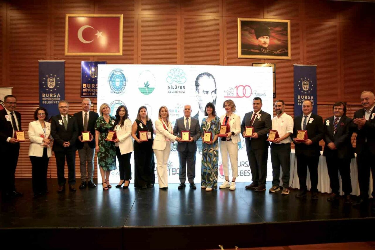 BURSA BÜYÜKŞEHİR BELEDİYE BAŞKANI MUSTAFA BOZBEY, KADINLARIN İŞ GÜCÜNE OLAN