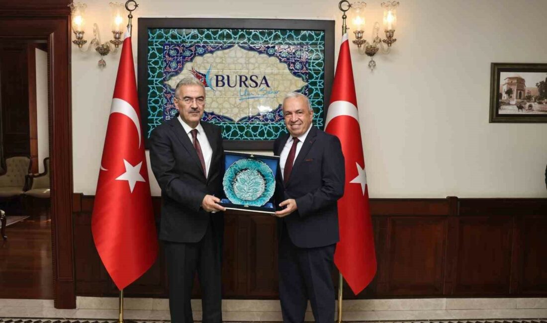 Başkan Şadi Özdemir’den Vali Ayyıldız’a ziyaret NİLÜFER BELEDİYE BAŞKANI ŞADİ ÖZDEMİR, BURSA VALİSİ EROL AYYILDIZ’I MAKAMINDA