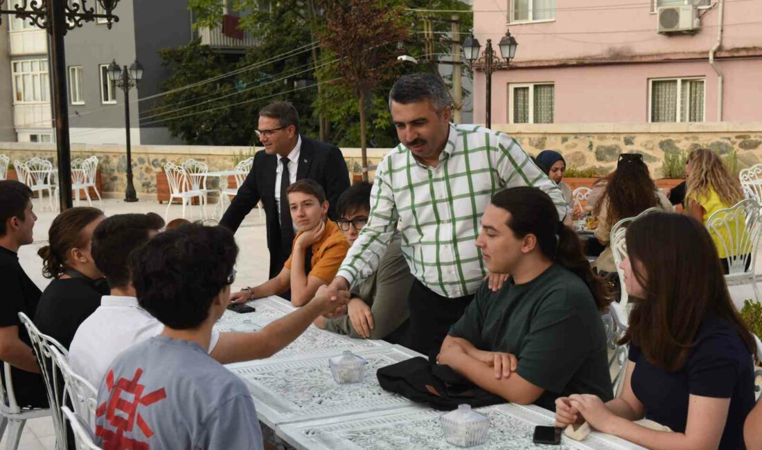 YILDIRIM BELEDİYESİ, DERS ÇALIŞMA VE ARAŞTIRMA İMKÂNI SUNDUĞU UYUMAYAN KÜTÜPHANELER