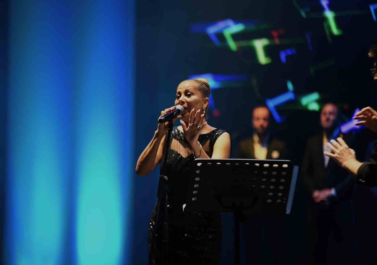 OSMANGAZİ BELEDİYESİ, SANAT GÜNEŞİ ZEKİ MÜREN’İ ARAMIZDAN AYRILIŞININ 28’İNCİ YILINDA,