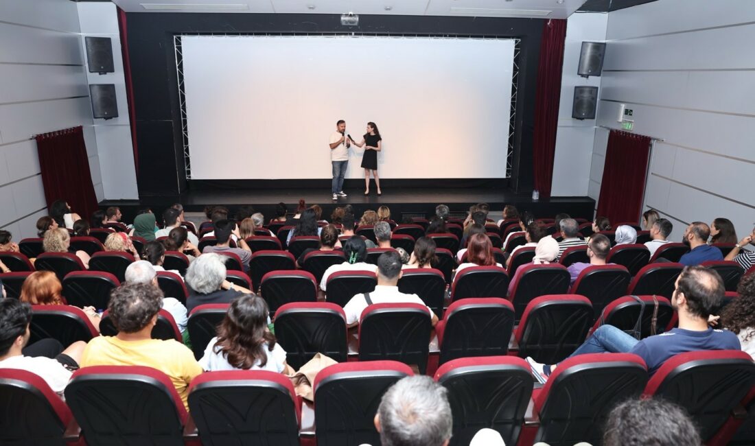 SİNEMA TUTKUNLARININ BÜYÜK İLGİYLE TAKİP ETTİĞİ “BİR YÖNETMEN, BİR SÖYLEŞİ”