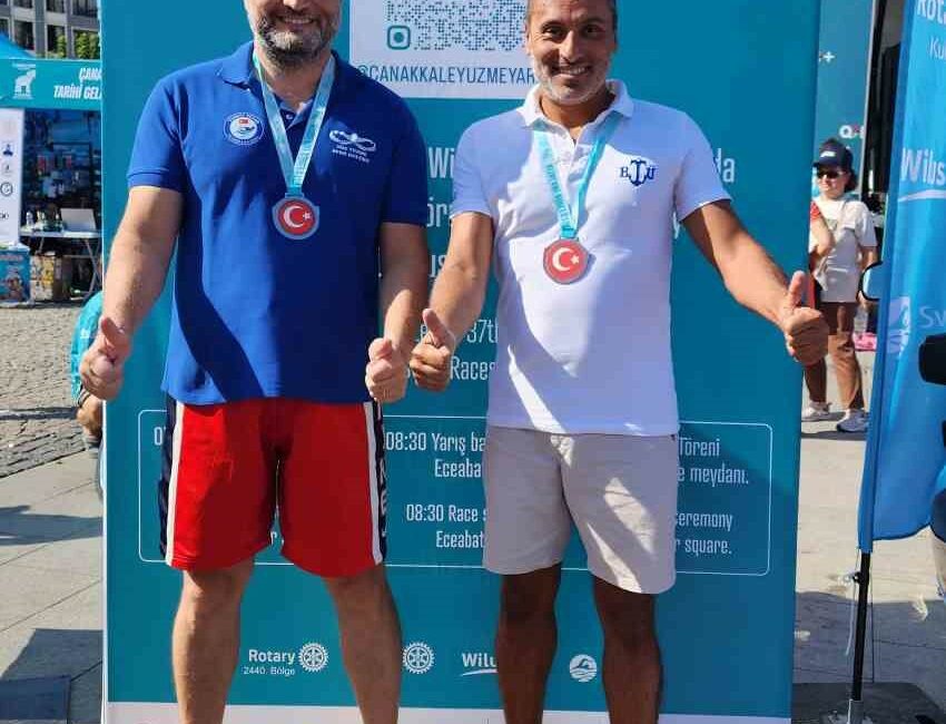 İSTANBUL VE ÇANAKKALE’DE DÜZENLENEN YÜZME YARIŞLARINA, BTÜ’LÜ AKADEMİSYENLER DAMGASINI VURDU.