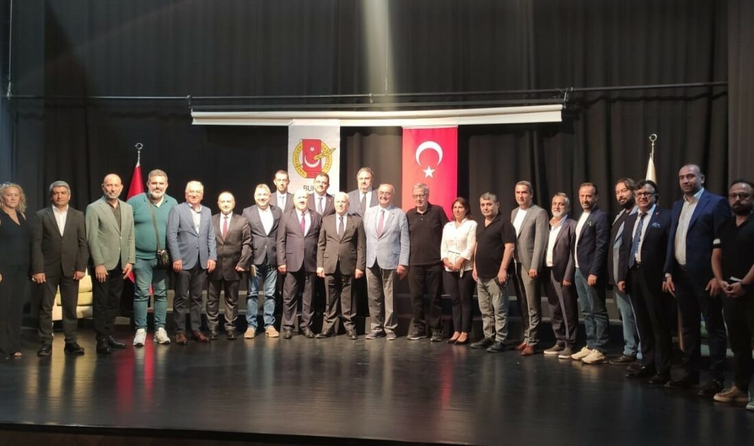 Bozbey: “Önceliğimiz trafik, kentsel dönüşüm ve çevre sorunlarını çözmek” BÜYÜKŞEHİR BELEDİYE BAŞKANI MUSTAFA BOZBEY BGC'NİN KONUĞU OLDU