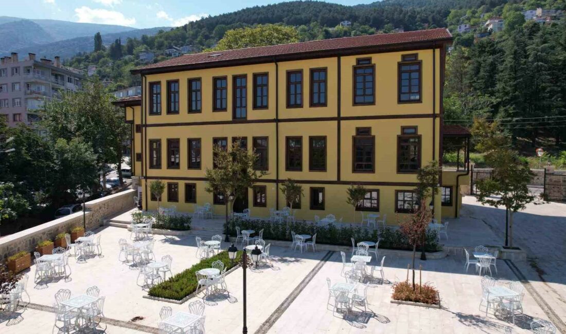 Bursa’da 168 yıllık tarihi bina, Alev Alatlı Şehir Düşünce ve Sanat Merkezi oldu BURSA'DA TARİHİ İPEK FABRİKASI OLARAK İNŞA EDİLEN, DAHA SONRALARI KÖŞK