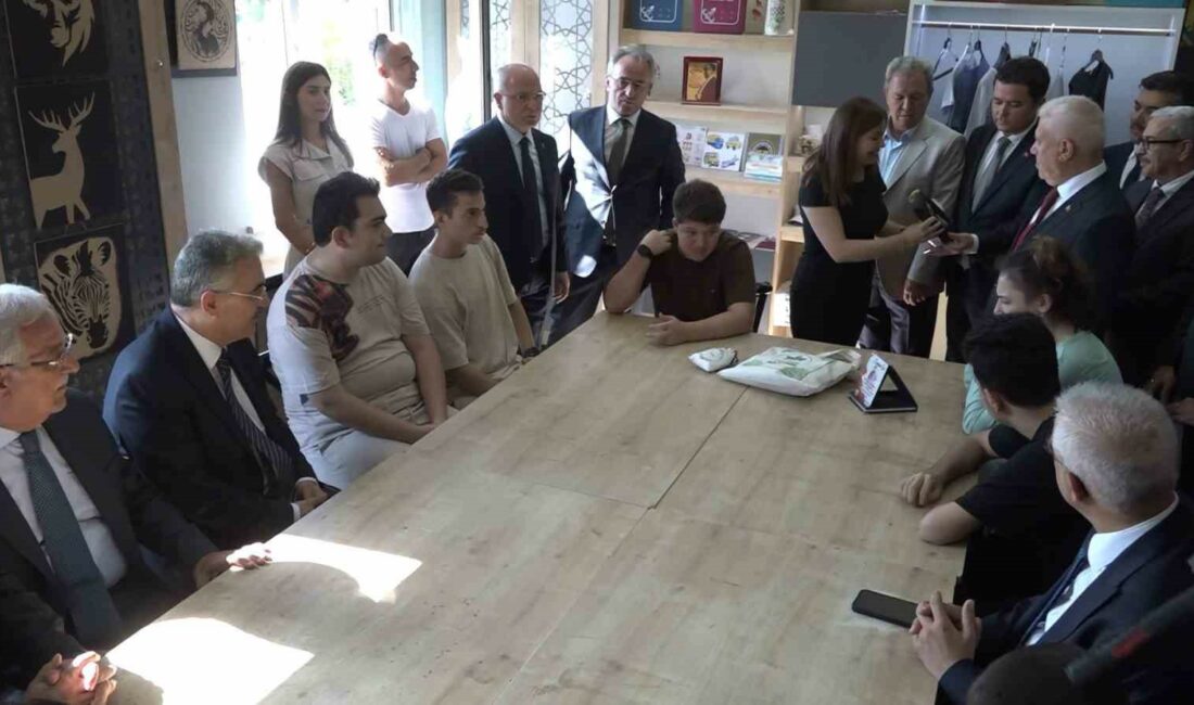 Bursa’da 677 bin öğrenci için ilk ders zili çaldı 2024-2025 EĞİTİM ÖĞRETİM YILININ İLK DERS ZİLİYLE BİRLİKTE, 42 BİN