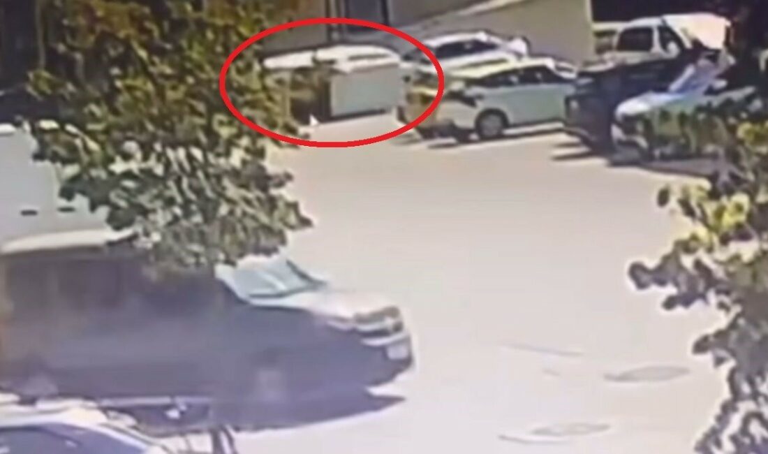 BURSA'DA SEYİR HALİNDEKİ HAFİF TİCARİ ARAÇ, BİR ANDA TAKLA ATARKEN