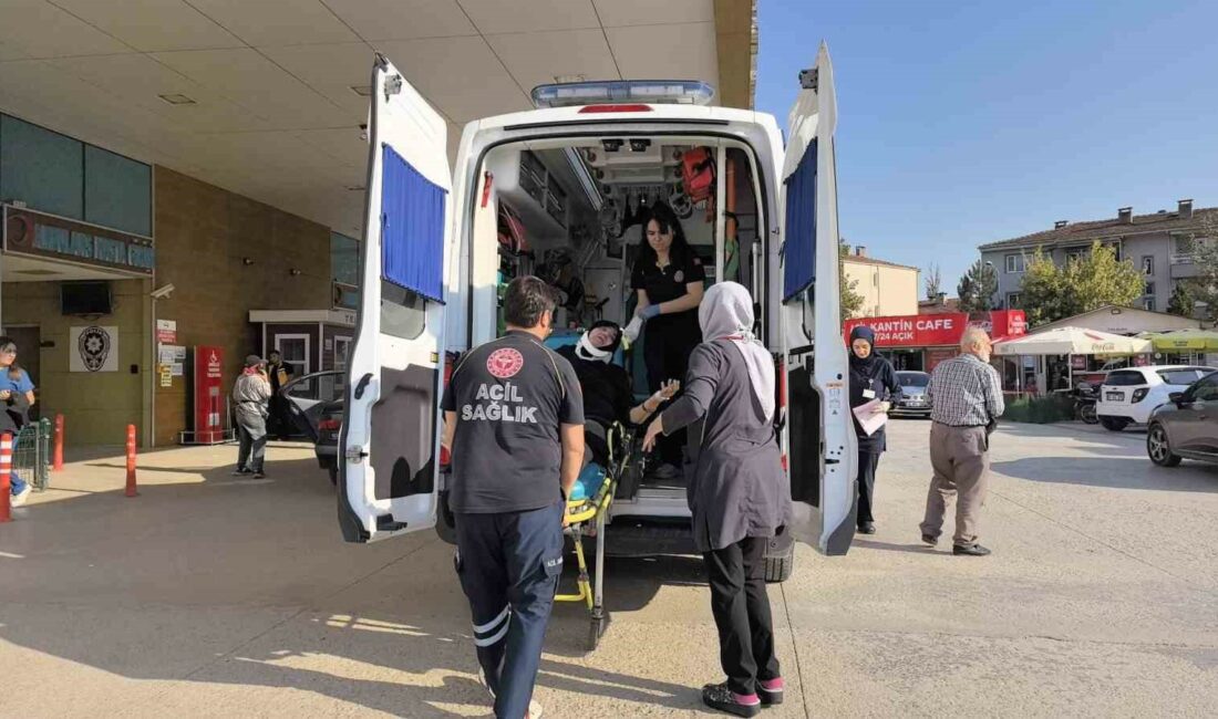 Bursa’da minibüs bisiklete çarptı: 2 yaralı BURSA'NIN İNEGÖL İLÇESİNDE MEYDANA GELEN KAZADA ÖZEL HALK MİNİBÜSÜNÜN ÇARPTIĞI