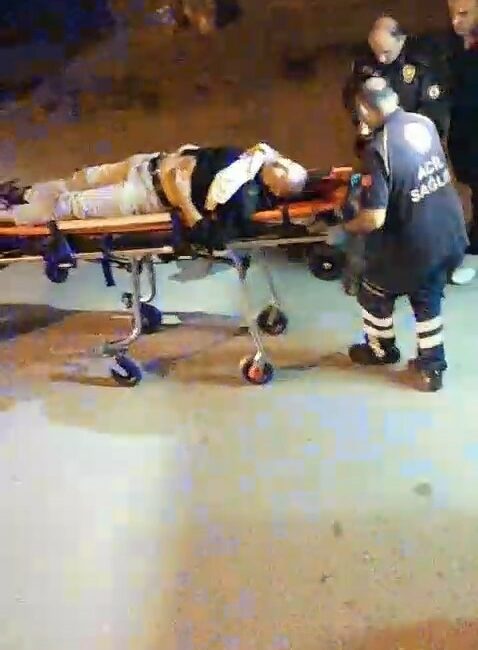 Bursa’da sokakta karşılaştığı husumetlisini bıçakladı BURSA'DA ARALARINDA DAHA ÖNCEDEN HUSUMET BULUNAN İKİ TARAF OTURDUKLARI AYNI