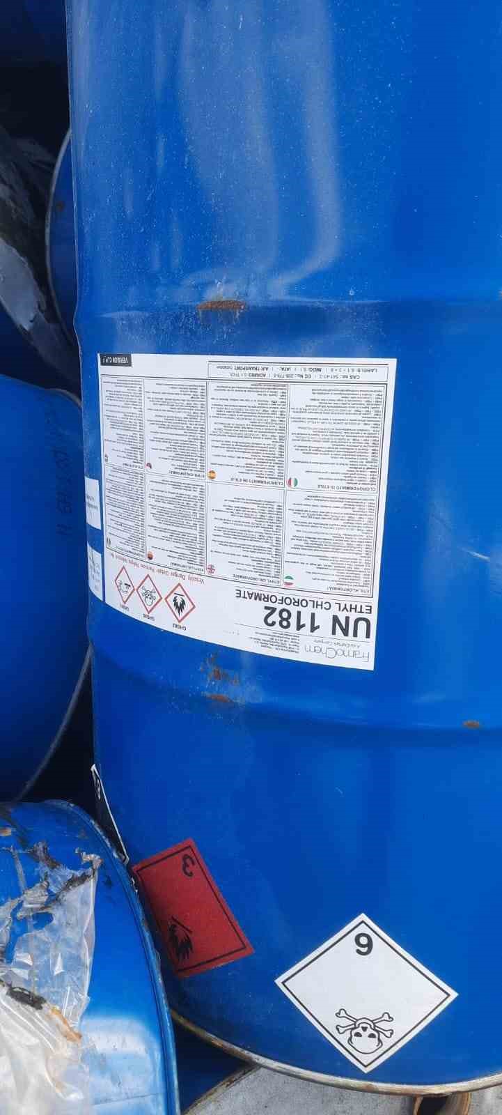 BURSA'DA BOŞ ARSADA ŞÜPHELİ ŞEKİLDE DURAN MAVİ VARİLLER AFAD VE