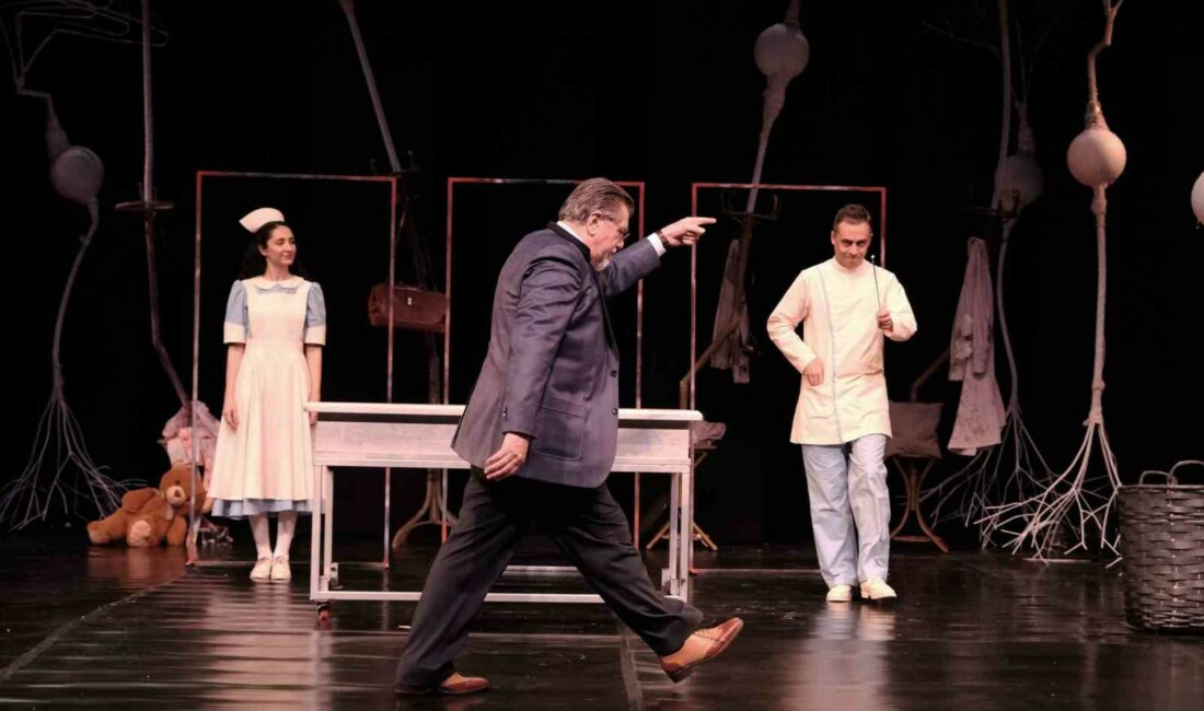 Bursa’da Uluslararası Tiyatro Festivali AVP BURSA DEVLET TİYATROSU “LOBOTOMOBİLİN ÜÇ SEFERİ” OYUNU İLE KUZEY
