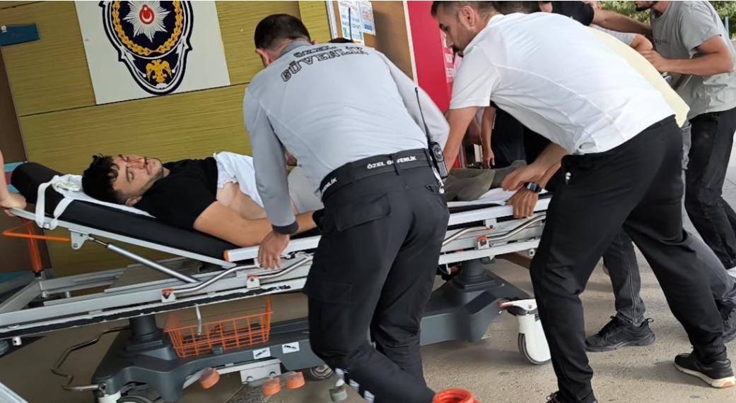 BURSA'NIN İNEGÖL İLÇESİNDE YOL VERME SEBEBİYLE ÇIKAN SİLAHLI KAVGADA 1