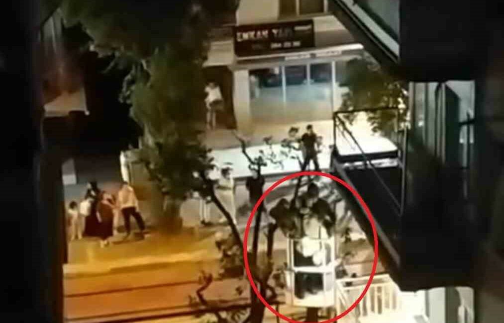 BURSA'DA KÖTÜ KOKULAR ÜZERİNE EVE GİREN EKİPLER, DOKTOR MURAT TUZCU'YU