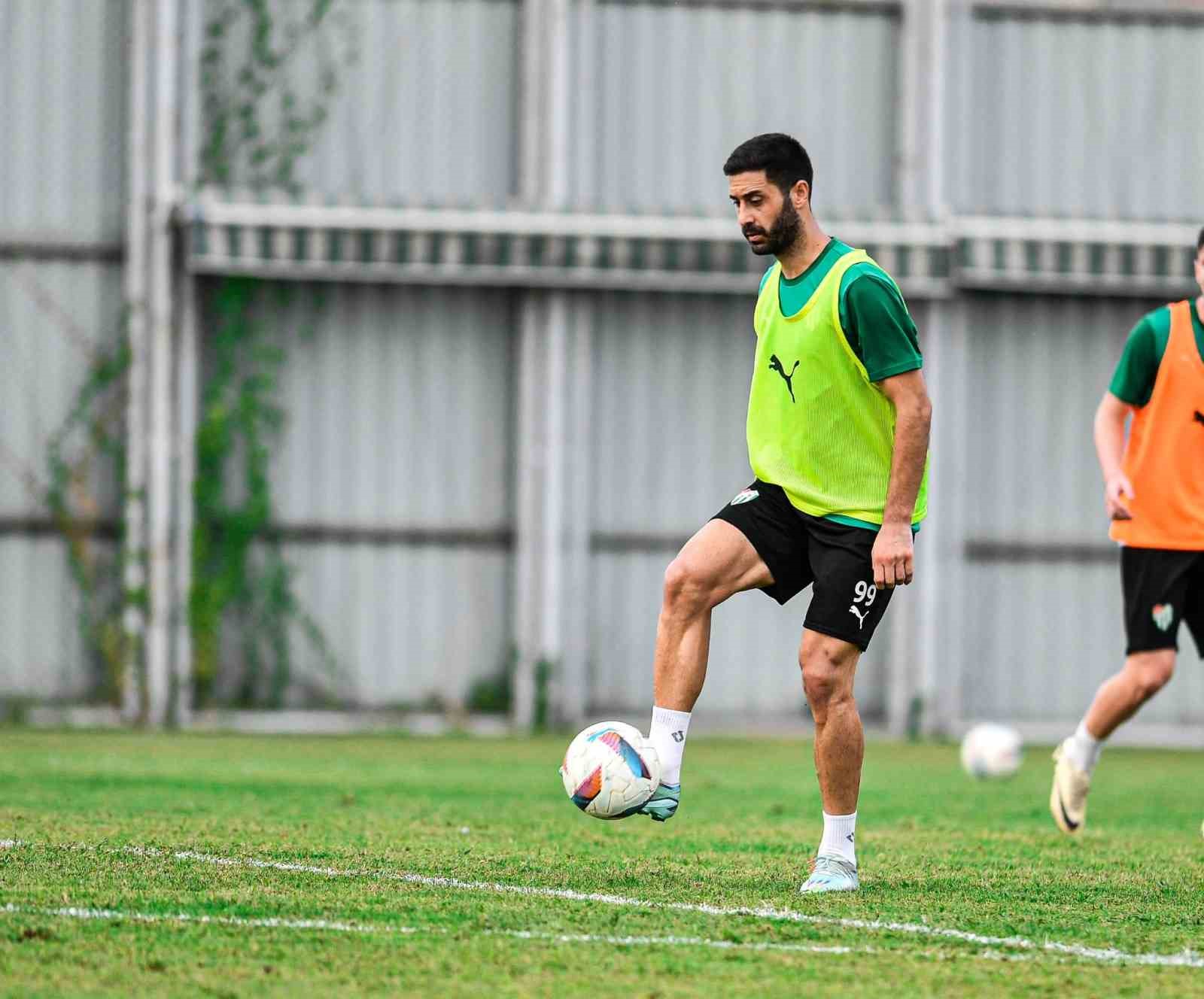 BURSASPOR'DA MUŞSPOR MAÇI HAZIRLIKLARI BU AKŞAM SAATLERİNDE YAPILAN ANTRENMANLA BAŞLADI.