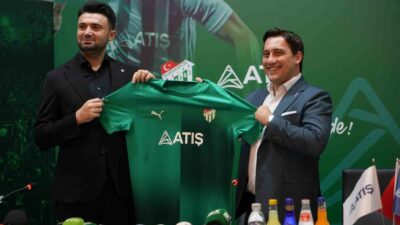 BURSASPOR'UN 2024-2025 SEZONU 'GÖĞSÜNÜ GERE GERE BURSASPOR' SLOGANIYLA TANITTIĞI FORMALARIN