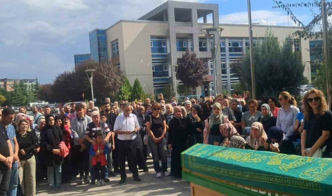 BURSA’NIN İNEGÖL DEVLET HASTANESİ ÇOCUK HASTALIKLARI UZMANI İNCİ GÜÇTÜRK (43),