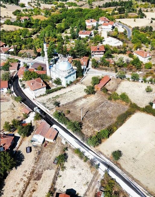 Dağ ilçelerinde ulaşıma konfor geliyor BURSA BÜYÜKŞEHİR BELEDİYESİ, SORUMLULUK ALANINDA BULUNAN 17 İLÇEDEKİ KARAYOLU AĞINDA