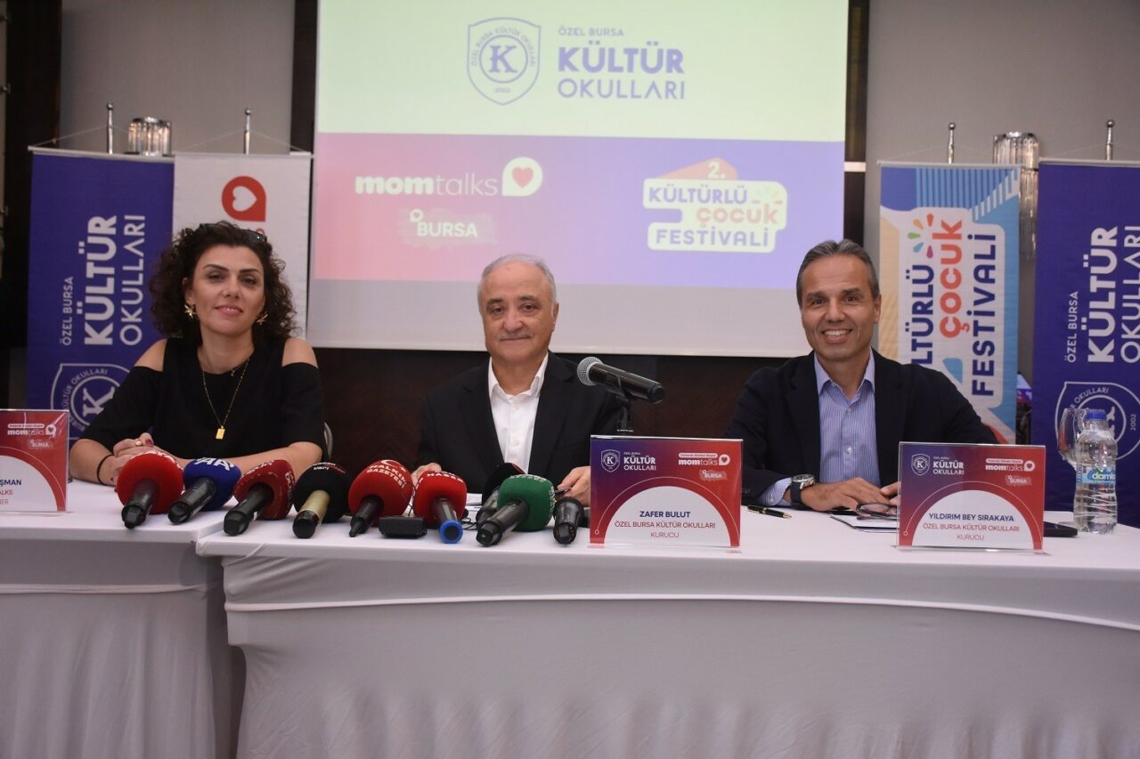 TÜRKİYE’NİN İLK VE EN KAPSAMLI EBEVEYN-UZMAN BULUŞMA PLATFORMU OLAN MOMTALKS