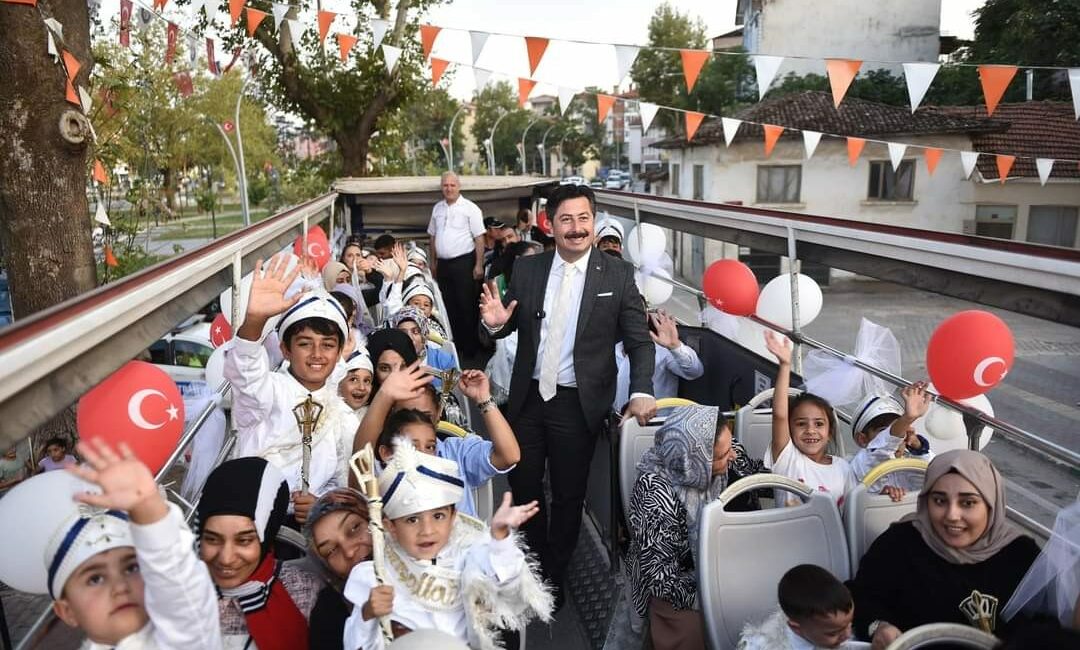 Festivalde sünnet şöleni heyecanı YENİŞEHİR BELEDİYESİ 9. ULUSLARARASI ALTIN BİBER FESTİVALİ VE YENİŞEHİR’İN KURTULUŞUNUN