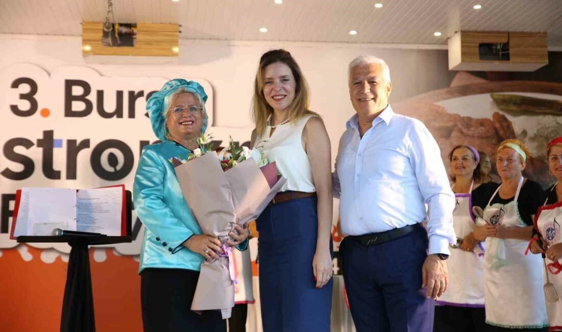 Gastronomi Tırı’nın konuğu Başkan Bozbey oldu BURSA BÜYÜKŞEHİR BELEDİYE BAŞKANI MUSTAFA BOZBEY, EŞİ SEDEN BOZBEY İLE