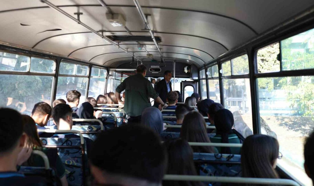 Gemlik Belediyesi’nden öğrencilere ücretsiz servis ODUN DEPOLARI İLE ULUDAĞ ÜNİVERSİTESİ ASIM KOCABIYIK YERLEŞKESİ MEVKİİNDE BULUNAN