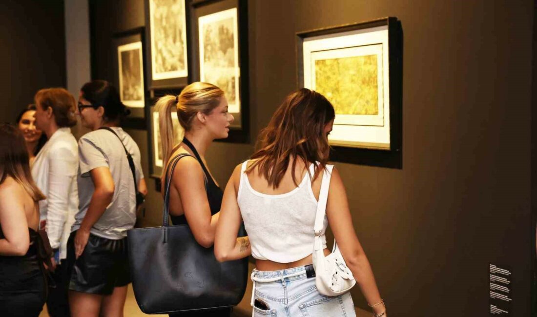 “Gökyüzü Başımızın Üstüne Düşebilir” sergisi sanatseverlerle buluştu YÜKSEL ARSLAN İLE ERİNÇ SEYMEN’İN YAPITLARINI, KARŞILAŞMA FORMUNDA SUNAN “GÖKYÜZÜ