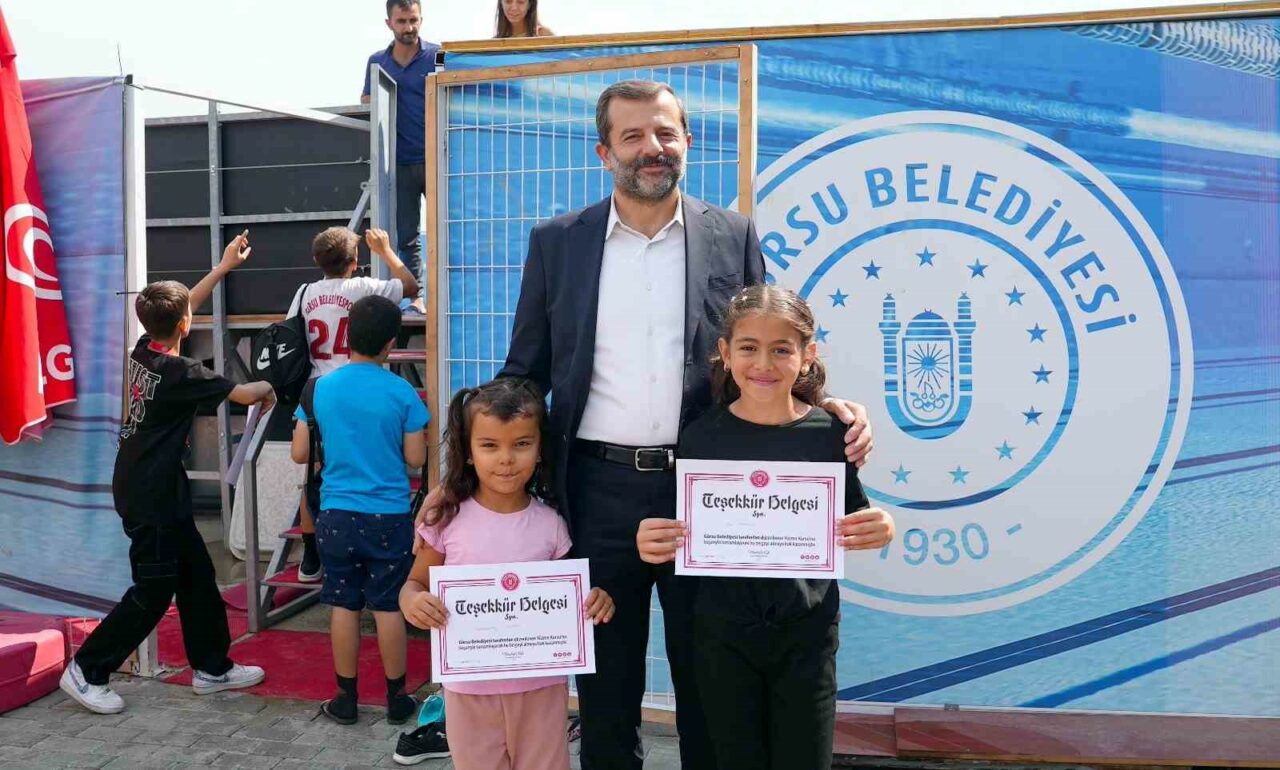 GENÇLİK VE SPOR BAKANLIĞI ÖNCÜLÜĞÜNDE 81 İLDE BAŞLATILAN “YÜZME BİLMEYEN