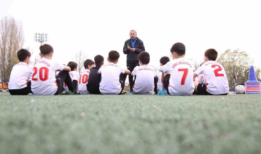 Gürsu’nun yetenekli kramponları eğitilecek GÜRSU BELEDİYESİ’NİN 8 YILDIR DÜZENLEDİĞİ KIŞ FUTBOL OKULLARI YENİ DÖNEME
