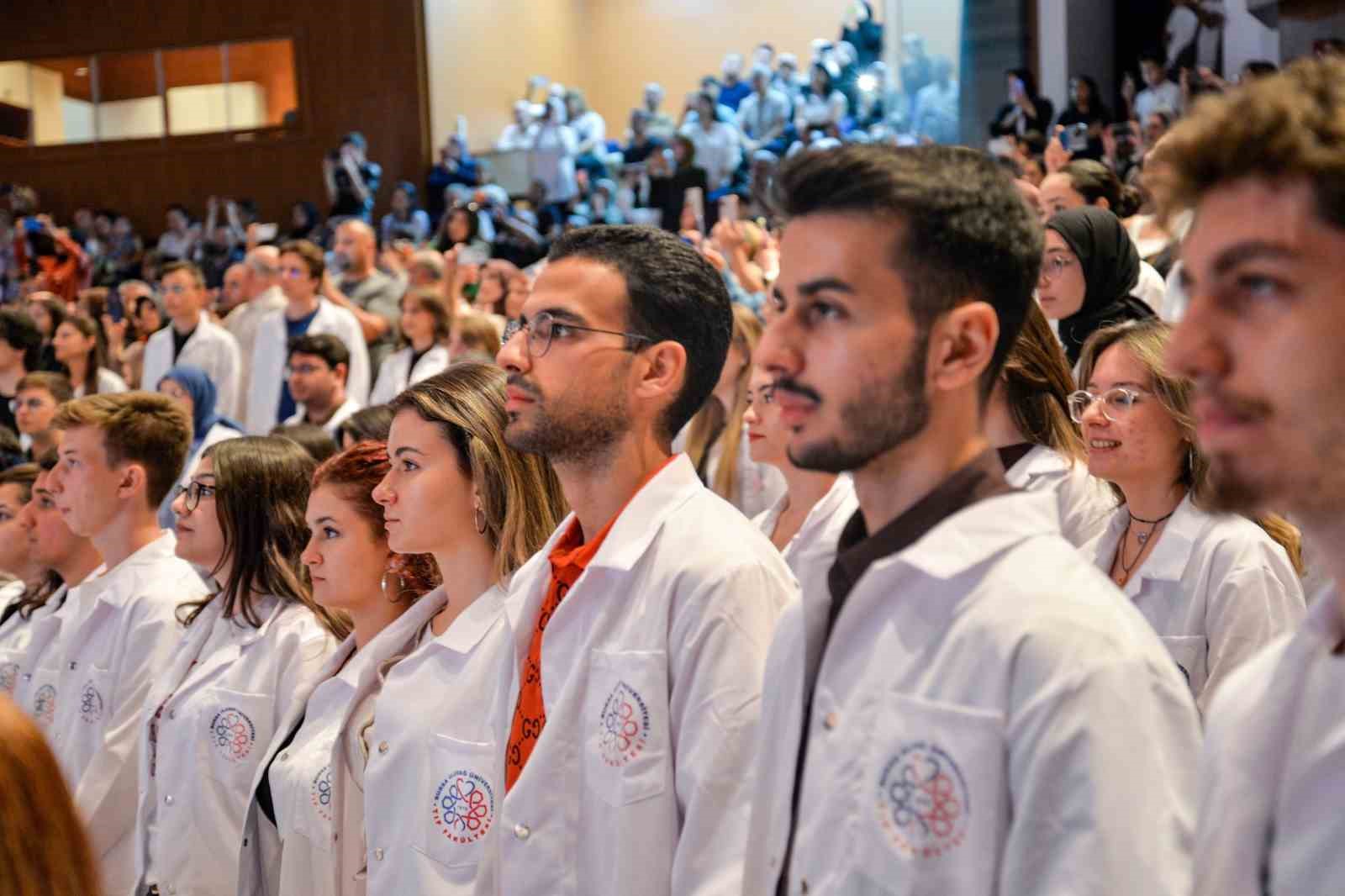 BURSA ULUDAĞ ÜNİVERSİTESİ (BUÜ) TIP FAKÜLTESİ’NE BU YIL BAŞLAYAN ÖĞRENCİLER,