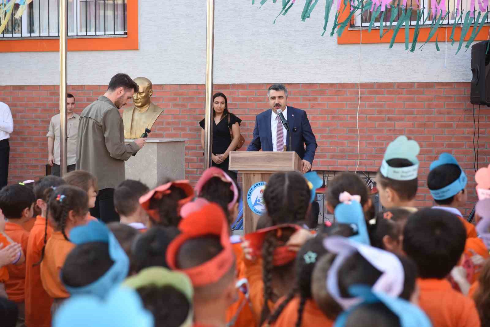 YILDIRIM BELEDİYE BAŞKANI OKTAY YILMAZ, ŞERİF ARTIŞ İLKOKULU’NU ZİYARET EDEREK,