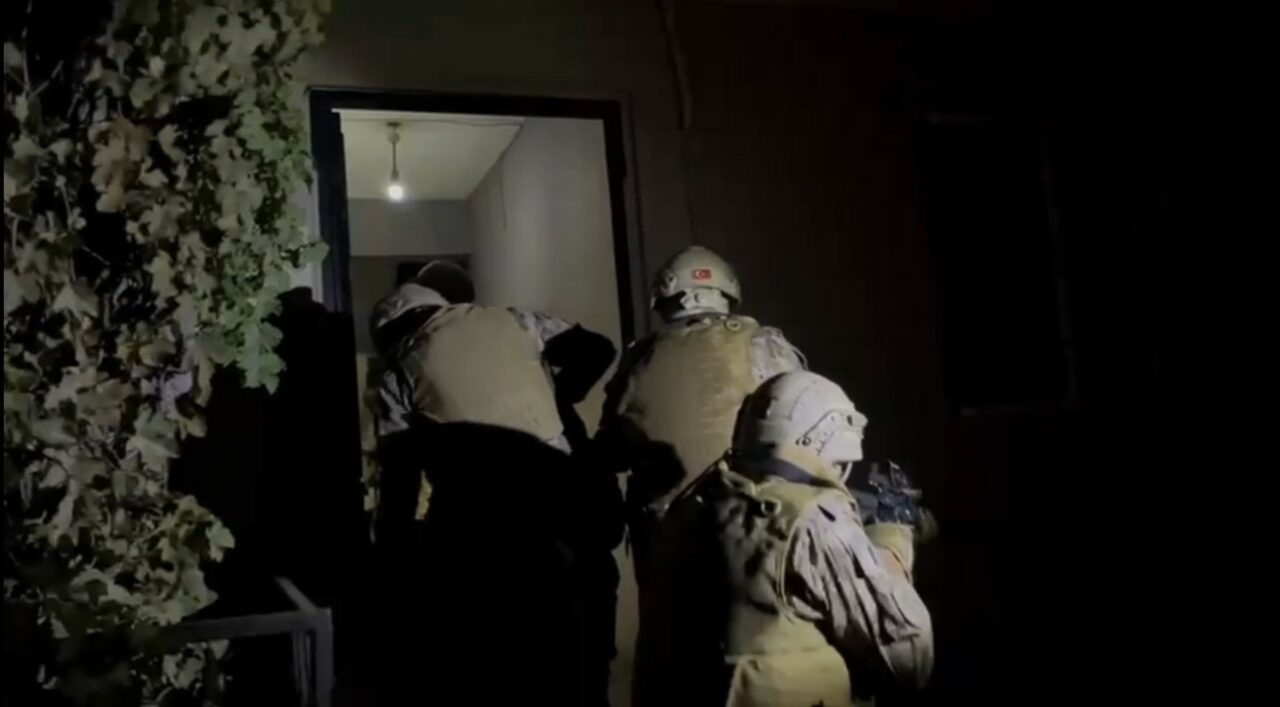 BURSA'DA HAVAYA ATEŞ AÇAN MAGANDALARA YÖNELİK EŞ ZAMANLI VE ŞAFAK