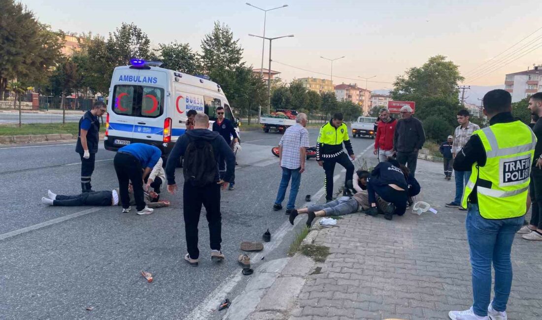 BURSA’NIN ORHANGAZİ İLÇESİNDE SABAH SAATLERİNDE MEYDANA GELEN TRAFİK KAZASINDA ANA