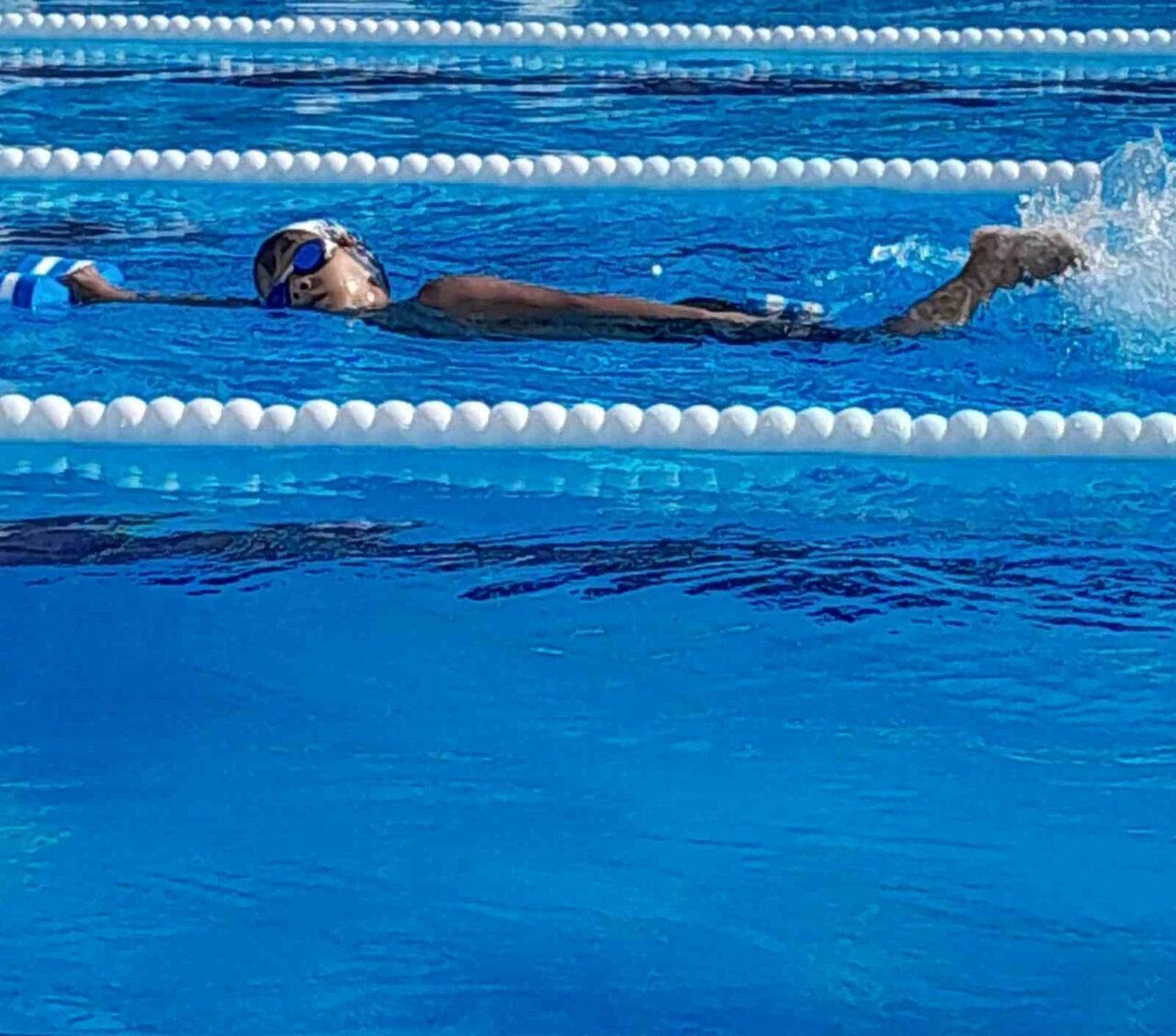 MUDANYA YÜZME HAVUZUNDAN 1100 ÇOCUK YARARLANDI