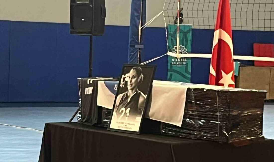 Nilüfer Belediyespor’dan smaçör Lopez’e veda BURSA'DA 4 GÜN ÖNCE EVİNDE ÖLÜ BULUNAN NİLÜFER BELEDİYESPOR'UN PORTO