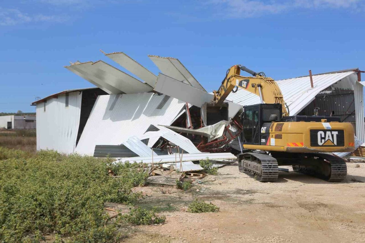 KAÇAK YAPILARLA MÜCADELEYİ ARALIKSIZ SÜRDÜREN NİLÜFER BELEDİYESİ YIKIM EKİPLERİ, BÜYÜKBALIKLI