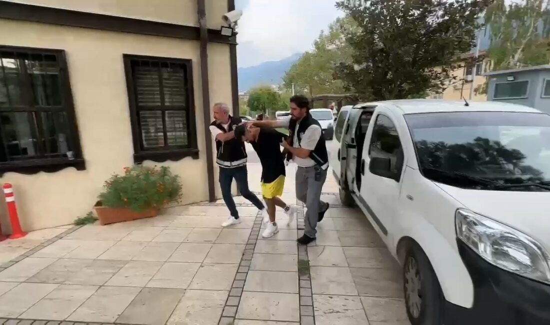 Bursa’da suç makinesinden polislere: “Maymun çiçeğine yakalandım size de bulaşır” BURSA’DA 32 YIL 4 AY KESİNLEŞMİŞ HAPİS CEZASI, 24 SUÇ