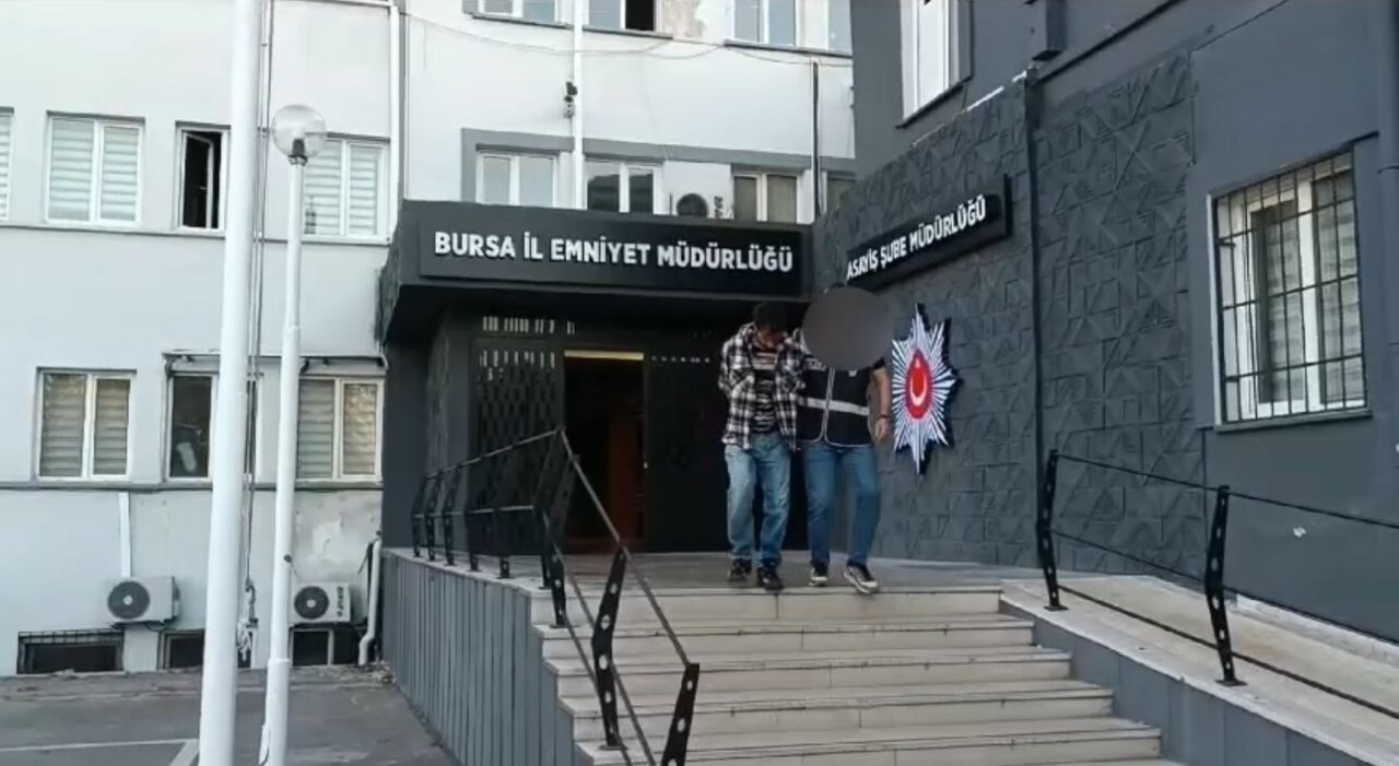 POLİS TAMİRCİ KILIĞINA GİRDİ, ARACIN TURBOSUNU YAPTIRMAYA GELEN VE 24