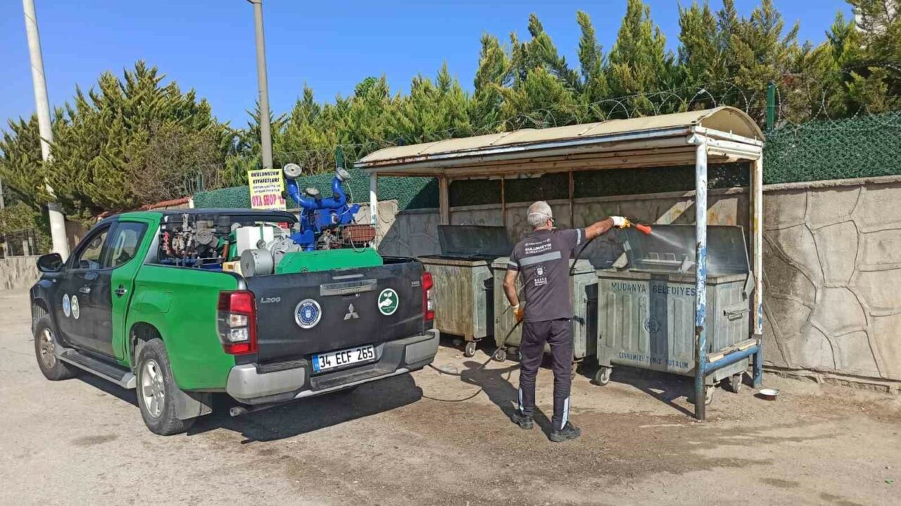 BURSA BÜYÜKŞEHİR BELEDİYESİ, HALK SAĞLIĞINI TEHDİT EDEN ZARARLILARA KARŞI 17