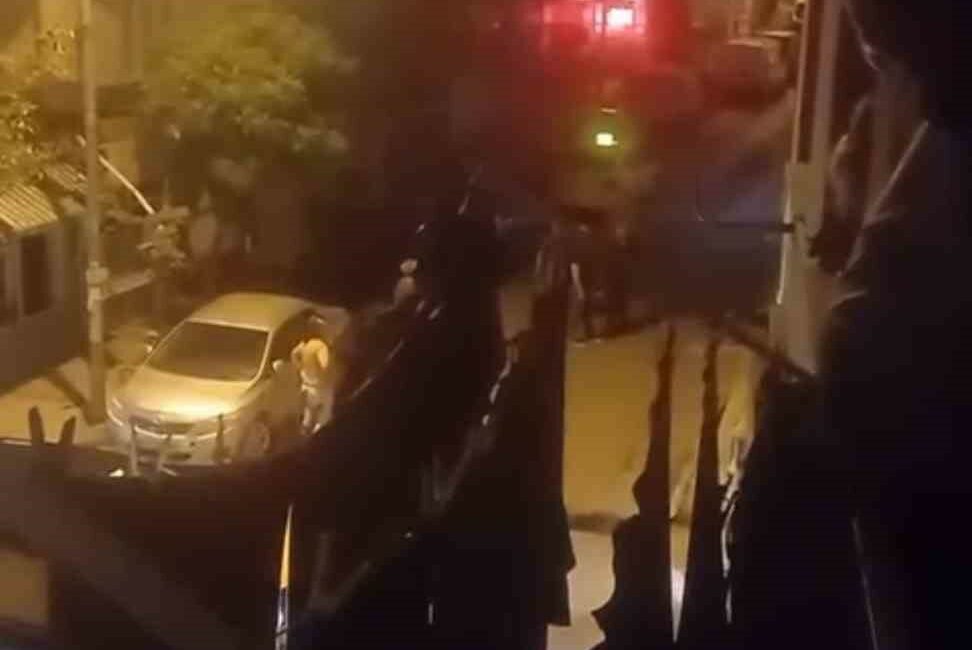 BURSA'DA BİR ŞAHIS, BİNDİĞİ TAKSİNİN PARASINI ÖDEMEDEN İNDİ. DURUMA SİNİRLENEN