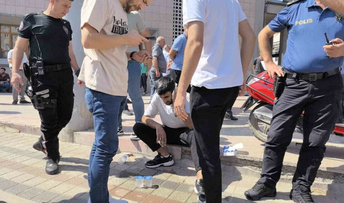 Telefon tamiri tartışması baltalı kavgaya döndü: 1 yaralı BURSA'NIN İNEGÖL İLÇESİNDE 2 ŞAHIS ARASINDA TELEFON TAMİRİ SEBEBİYLE YAŞANAN