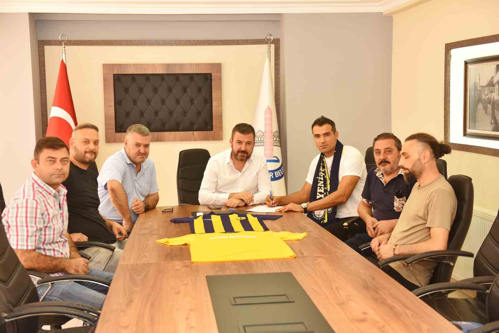 YENİŞEHİR BELEDİYESPOR, MİLLİ VOLEYBOLCU MEHMET ALMAZ’I RENKLERİNE BAĞLADI.