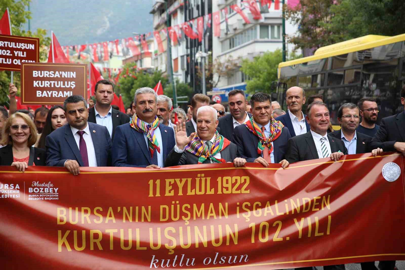 BURSA’NIN YUNAN İŞGALİNDEN KURTULUŞUNUN 102’NCİ YIL DÖNÜMÜ, ŞEHİRDE COŞKUYLA KUTLANMAYA
