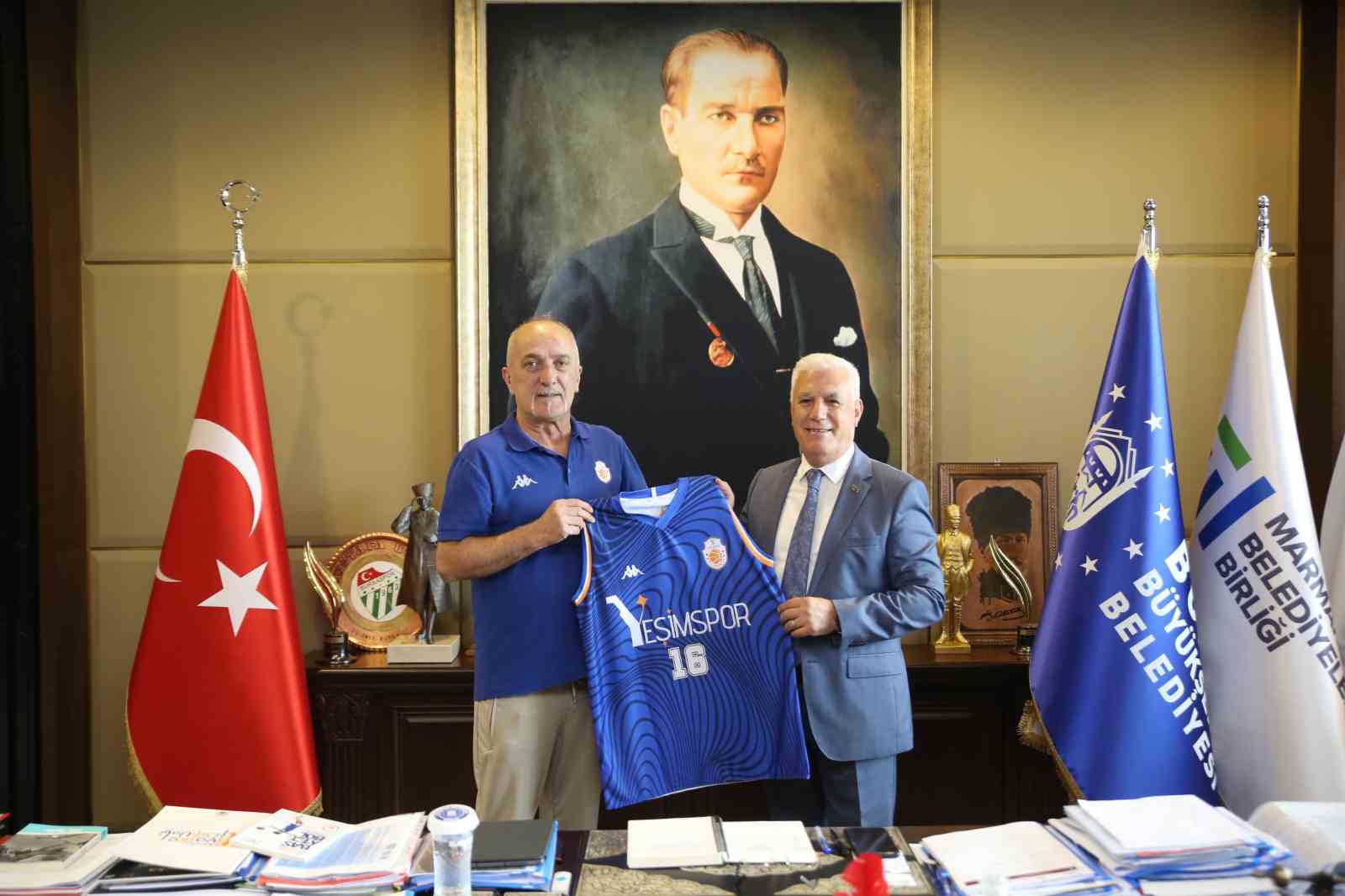 YEŞİM SPOR KULÜBÜ BAŞANTRENÖRÜ CEM ÇAĞAL, BURSA BÜYÜKŞEHİR BELEDİYE BAŞKANI