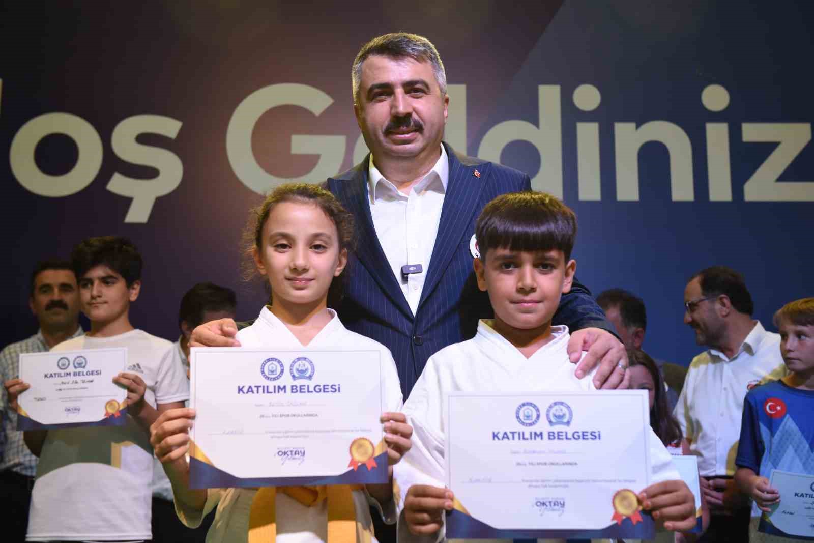 GENÇLERİN GELİŞİMİ VE KÖTÜ ALIŞKANLIKLARDAN UZAK KALMASI İÇİN ÖNEMLİ PROJELERİ