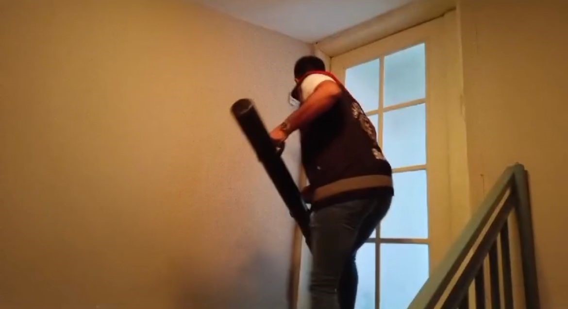 İSTANBUL'DA KALDIKLARI EVDE SAHTE ÇAĞRI MERKEZİ VE SAHTE İNTERNET SİTELERİ