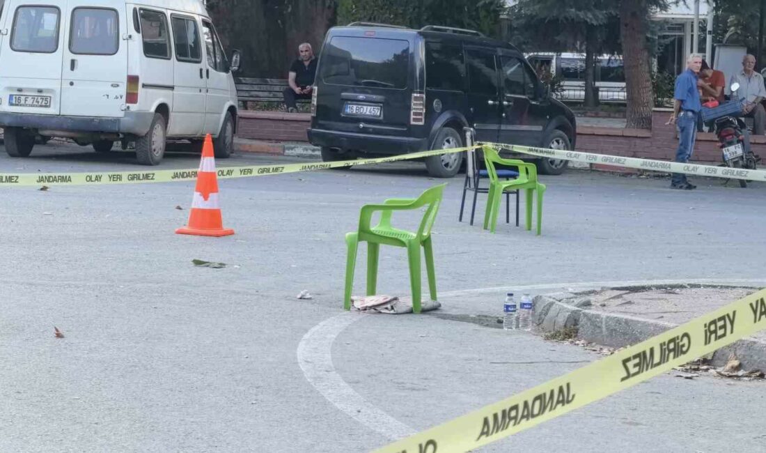 Yol verme kavgasında 1 kişiyi tabancayla öldüren ağabey ve kardeşi yakalandı BURSA'NIN İNEGÖL İLÇESİNDE YOL VERME SEBEBİYLE ÇIKAN SİLAHLI KAVGADA 1